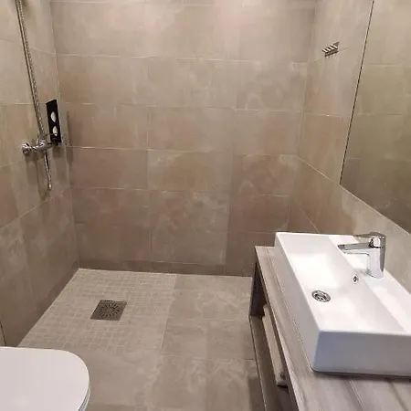 Prangli Sadama Majutus